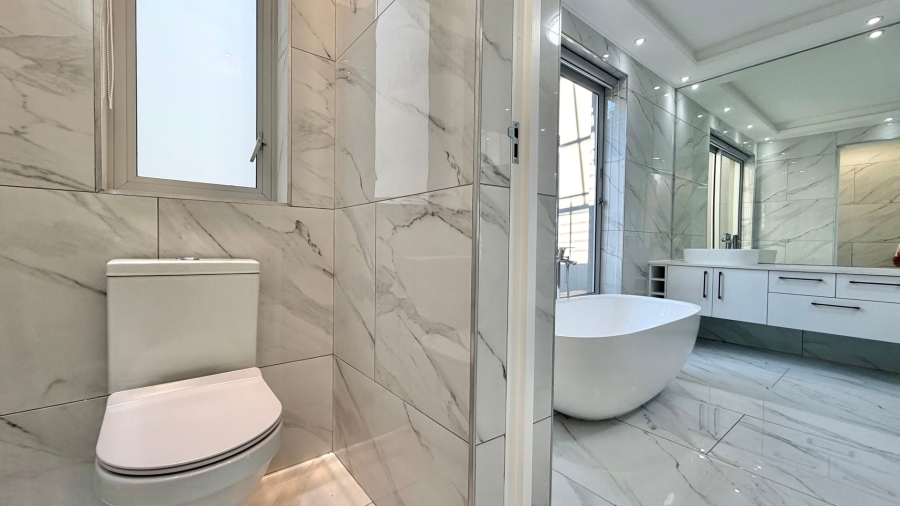 5 Bedroom Property for Sale in Dennegeur Western Cape